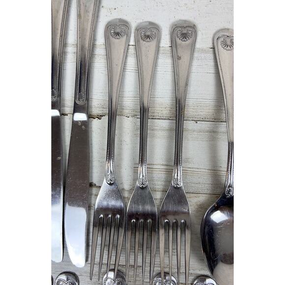 Towle Supreme Cutlery ENGLISH SHELL Stainless 36 Pc Flatware Set Japan - Picture 3 of 9